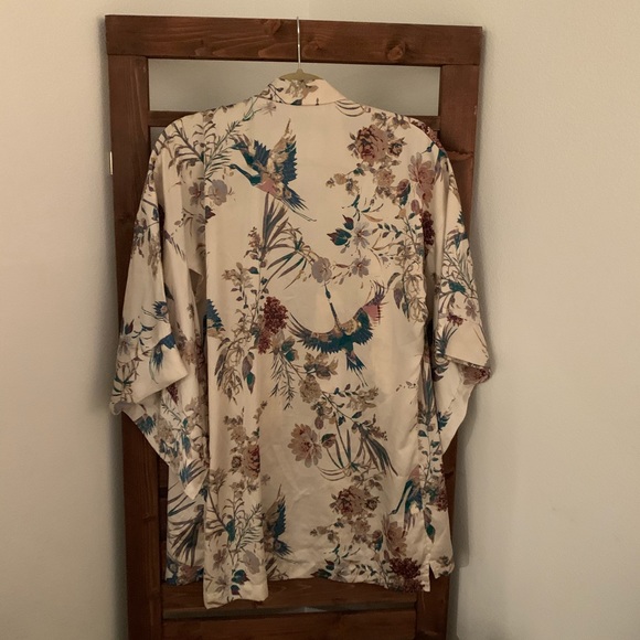 PRINTED KIMONO BLOUSE SIZE S - Picture 7 of 8